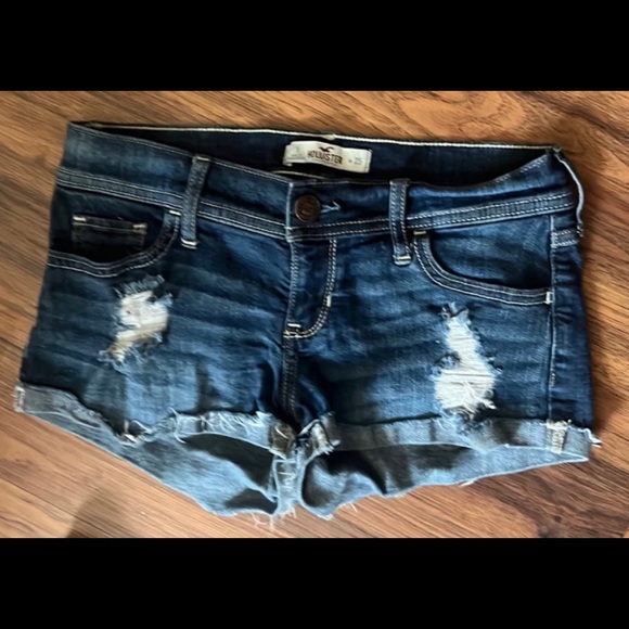 Hollister Denim Shorts - Picture 4 of 5